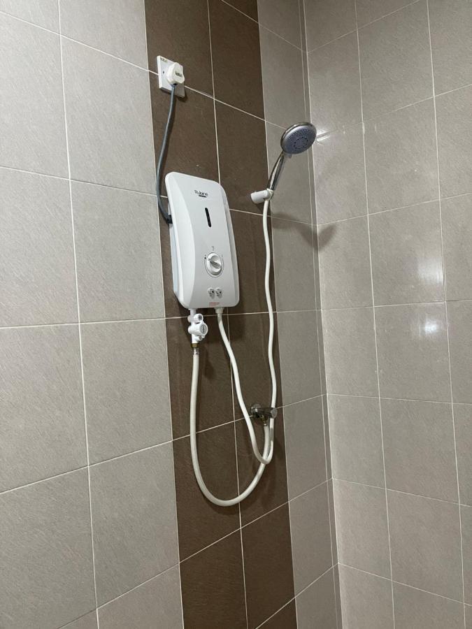 No 61 Nazirin Homestay Tmn Indah Raya 2 Manjung Lumut Ngoại thất bức ảnh